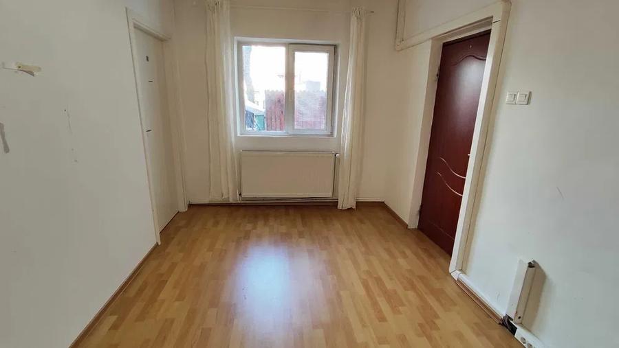 Birouri/zona aproape piata Alba Iulia/6 camere