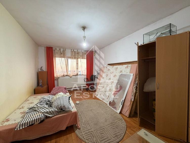 Apartament cu 2 camere, decomandat, centrala proprie, zona Soarelui