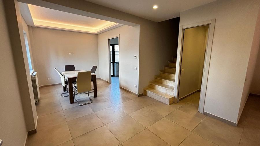 VANZARE VILA TIP DUPLEX - MOBILATA SI UTILATA - ZONA MIHAI BRAVU