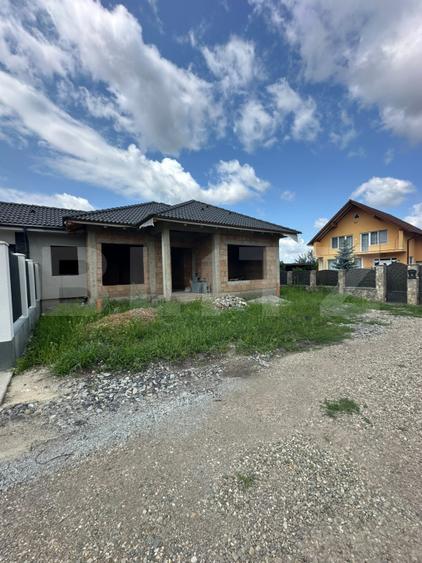 Casă  pe un nivel | 3 dormitoare | Stadiu de roșu | Toate utilitățile