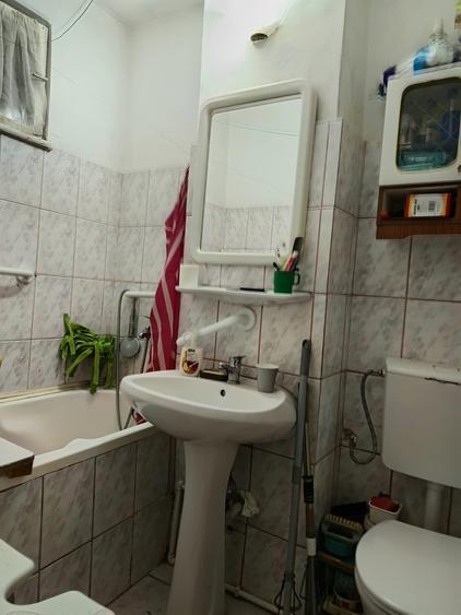 Apartament decomandat cu 3 camere, zona Tribunal