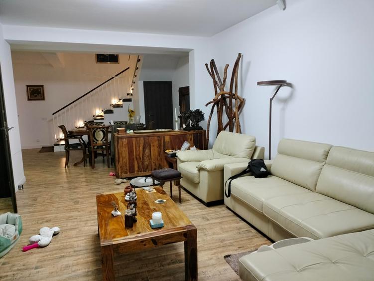 Casa superba, zona linistita, accesibil, cu mansarda locuibila de 100mp.