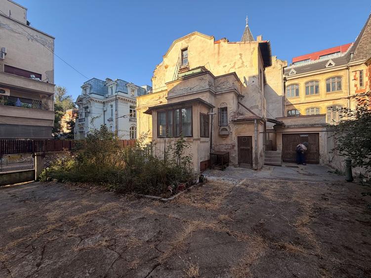 OPORTUNITATE RARA | CURTE LIBERA | ZONA CENTRALA