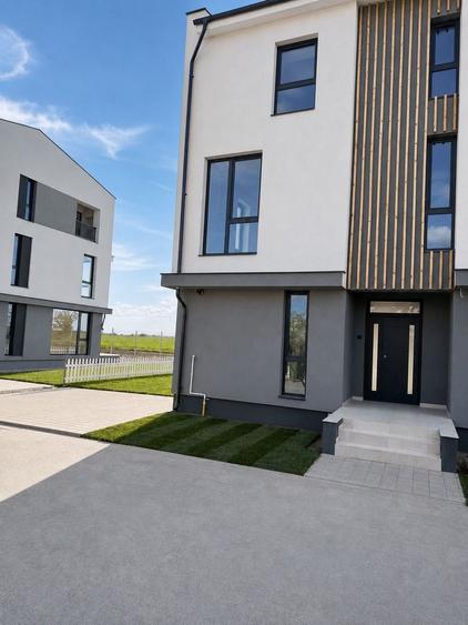 Libertății Villas | Otopeni/ Piscină Rezidențiala
