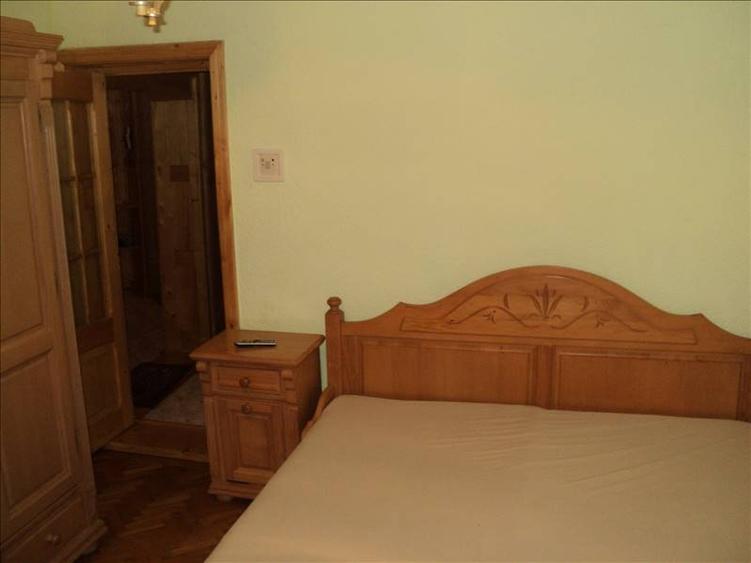De inchiriat apartament cu doua camere in zona spitalul judetean Vrancea.