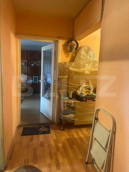 Apartament 4 camere decomandate, 2 bai, 2 balcoane, 80 mp, etaj intermediar