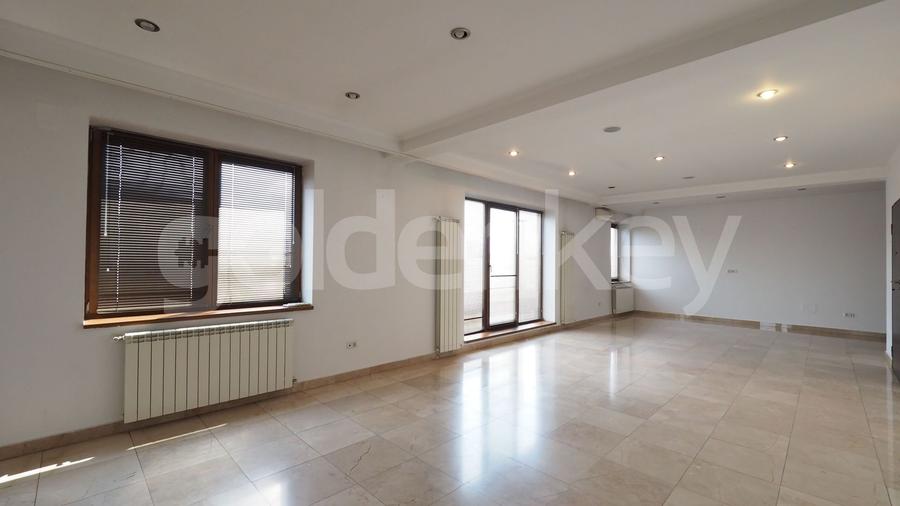 Penthouse generos cu 6 camere, 4 bai | 204mp terasa | 2 garaje