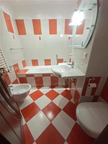 Apartamnet 3 decomandate, etaj 2, cu 2 bai, centrala, zona Ura - 8
