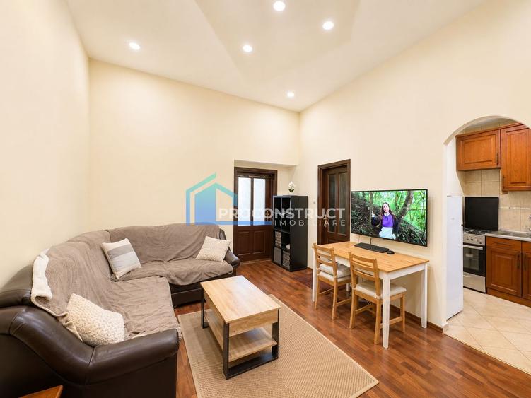 Apartamet 2 cam renovat, ultracentral, parcare privata, comision 0