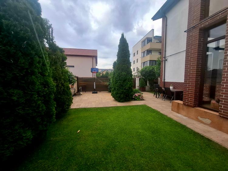 Casă solidă cu 4 camere și curte amenajată – Direct proprietar