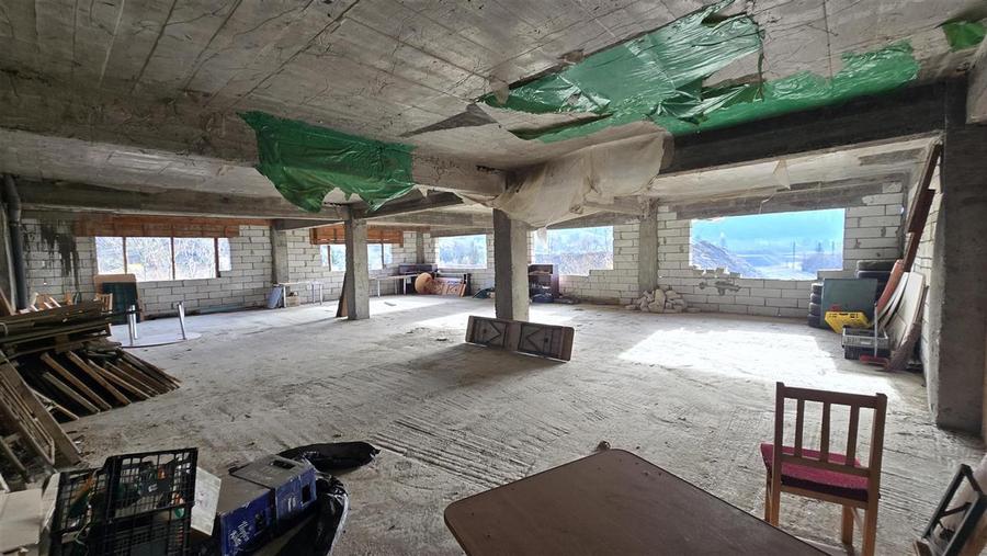 Spatiu Comercial cu terase si Hale de Vanzare in Frasin Suceava 0727817187