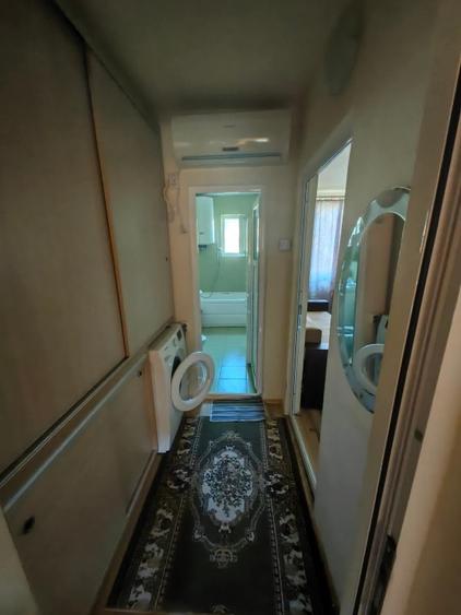 Vand apartament doua camere
