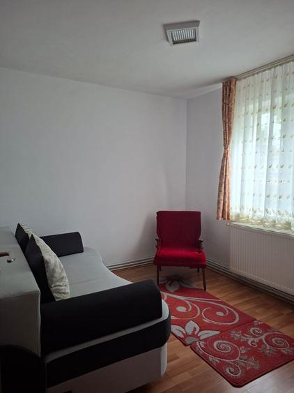Apartament 2 cam, cartier Blocuri-Zarnesti mobilat +utilat schimb cu garsoniera