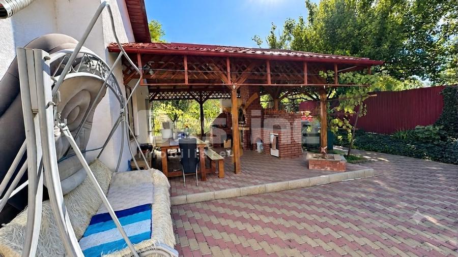 Casa spatioasa cu teren de 800 mp, Muntenii de Jos - 5 camere