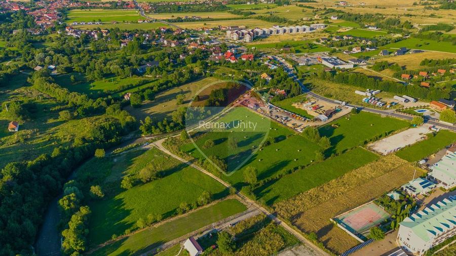Teren intravilan 7.660 mp lângă Bran, panoramă 360°, comision 0%