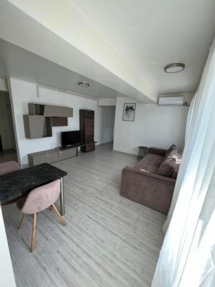Apartament de vânzare cu 2 camere de vânzare, zona Vivo