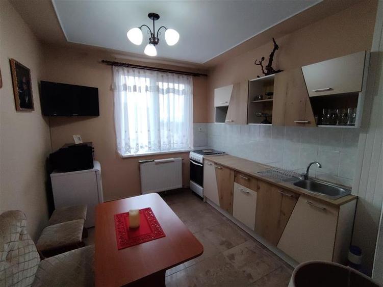 Apartament cu 2 camere (Gheorgheni, Cart. Florilor, 50 C)