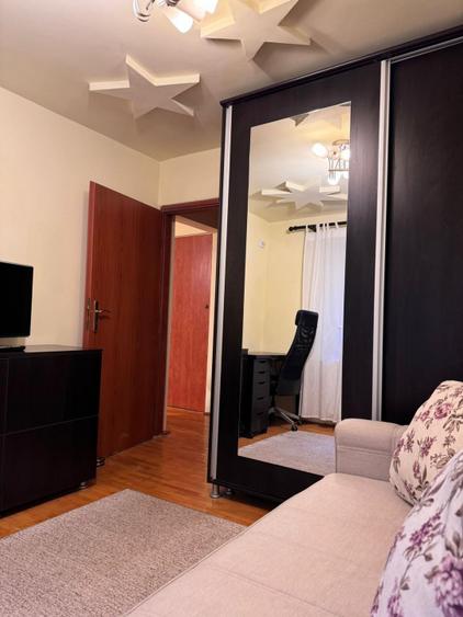 Teiul Doamnei |3 Camere | Et 2 | Balcon Inchis | Parcare