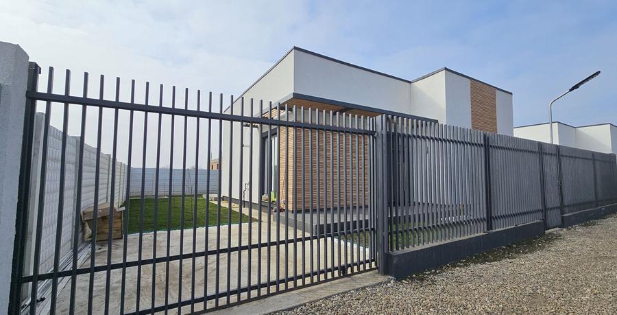 Casa 4 Camere | 800 M de Blv. | Cartierul nou