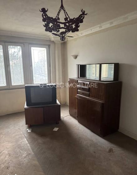 Apartament 2 camere liber la vanzare zona Piata Dacia