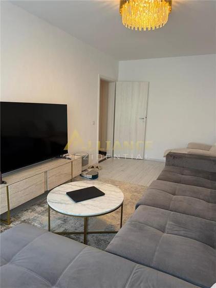 De vanzare apartament 3 camere – Str Amurgului