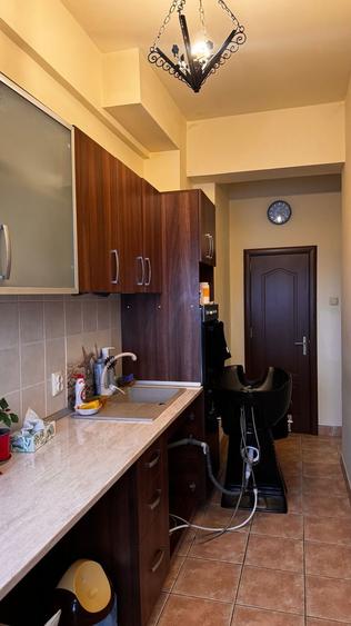 Apartament mare, luminos, 50 metri de metrou.