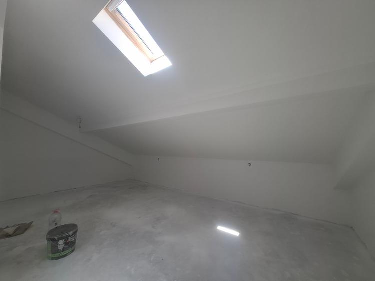 Vilă modernă de mijloc, finalizată la cheie | P+E+M | Curte proprie 130 mp