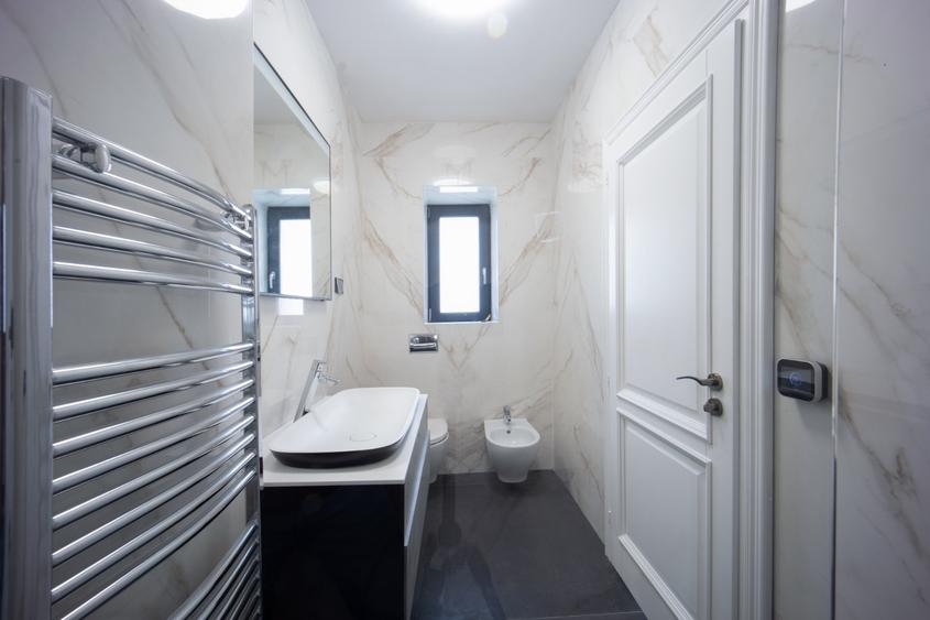 Vilă complet finisată |  arhitectură elegantă și curte proprie