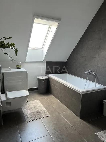 Apartament spectaculos dispus pe 2 nivele-Baciu