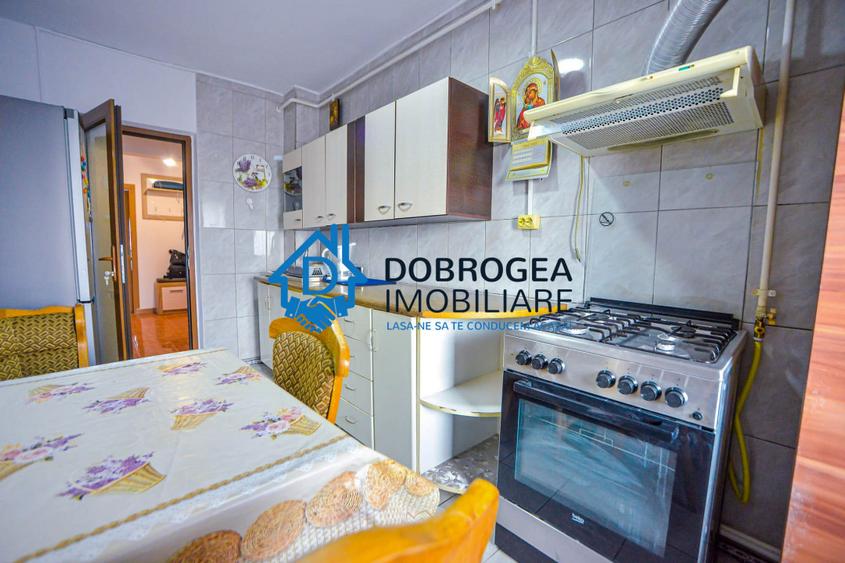 E3- APARTAMENT 3 CAMERE DECOMANDAT , CENTRALA GAZ