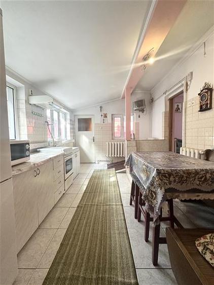 Casa din Caramida S+P+1E, 10 camere, Faleza Nord