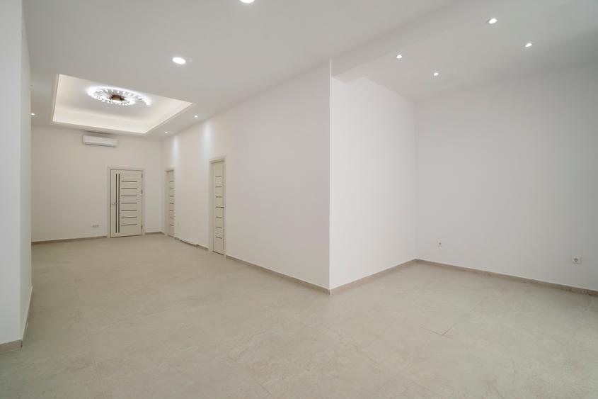 Spațiu comercial 130 mp – Șos. Alexandriei 92 – Stradal, vitrină, renovat lux