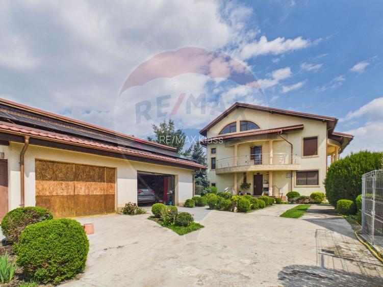 Casă / Vilă cu 6 camere de vânzare