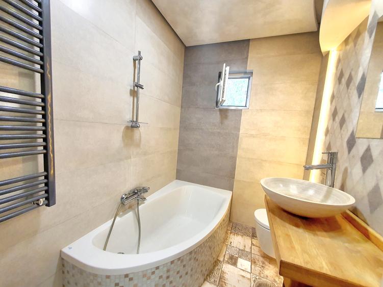 Apartament 4 camere de închiriat codtin georgian