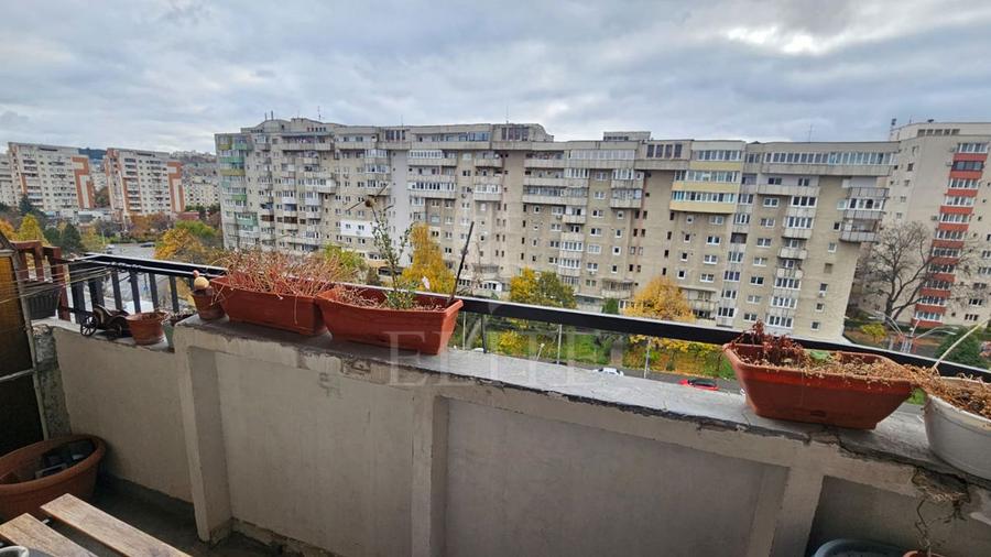 Apartament 3 camere în zona Calea Floresti