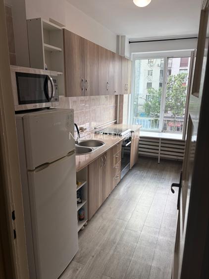 De închiriat 2 camere Piața Romană stradal - 2