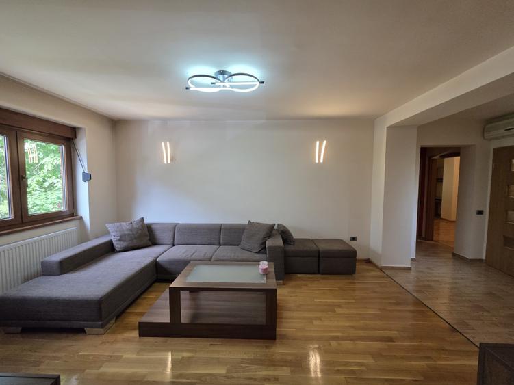 🏡 Apartament cu 4 camere situat în zona Facultății de Medicină- 2475