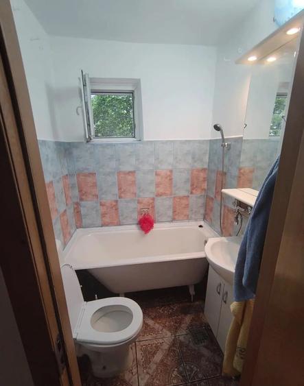 Apartament 2 camere, etajul 1/4, zona Podu Ros
