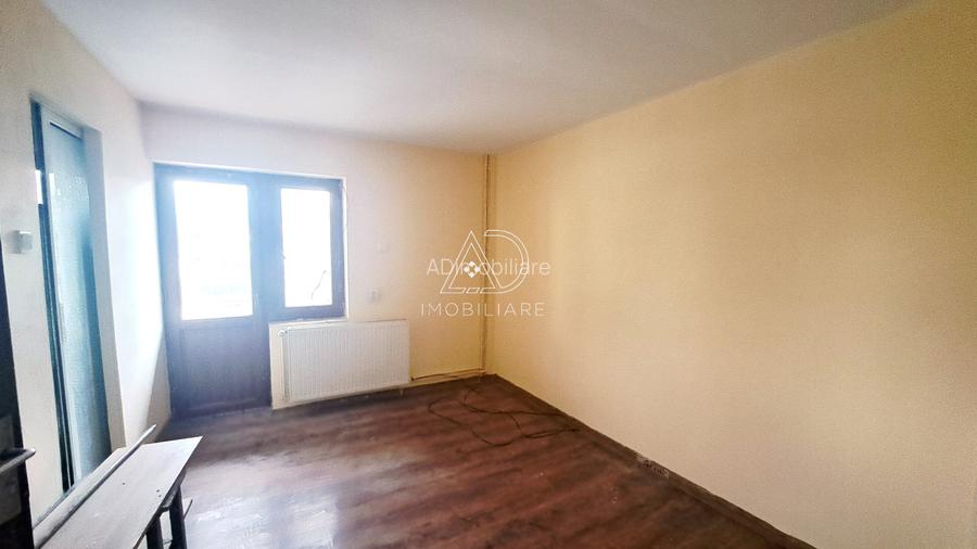 Casă spațioasă în Novaci – ideală pentru locuință sau investiție - 6