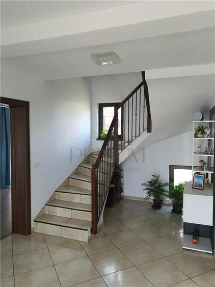 FREIDORF, CASA 4 CAMERE P+1E+POD, 2 BAI, DRESSING, CONSTRUCTII ANEXE
