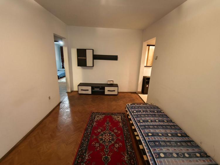Sagului- Piata Doina 3 camere 350 euro