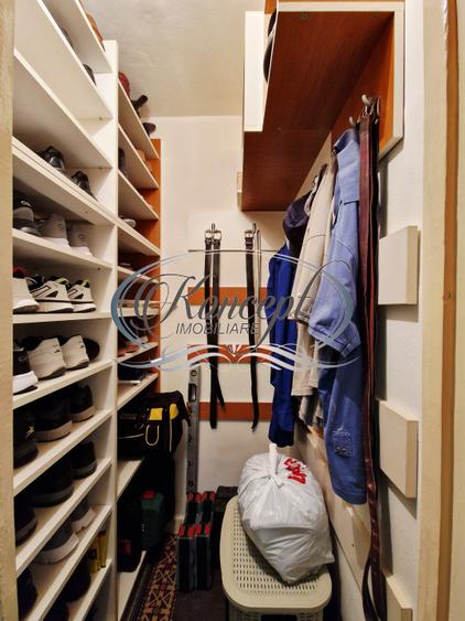 Apartament spatios cu balcon inchis si beci in zona Supeco