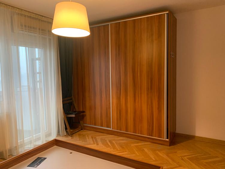Apartament 4 camere Stefan cel Mare-TEI, loc parcare