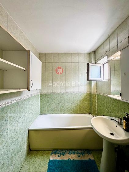 SE VINDE Apartament cu 3 camere semidecomandat, central in Mun. Falticeni, SV - 6
