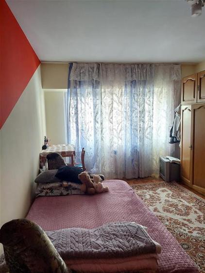 Camera de inchiriat in Apartament cu 3 camere decomandat cu 2 bai - 4