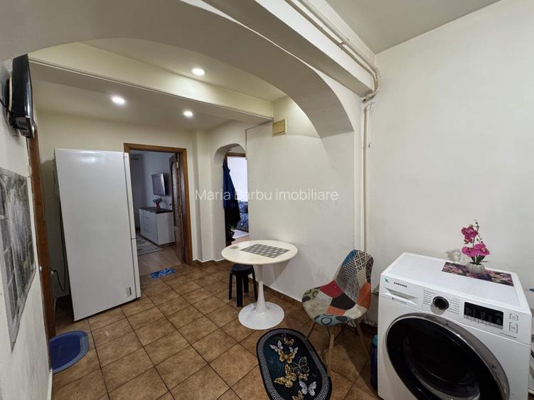 2 cam. etaj 2, decomandat, 50 mp. str. Unirii, zona centrala - 14