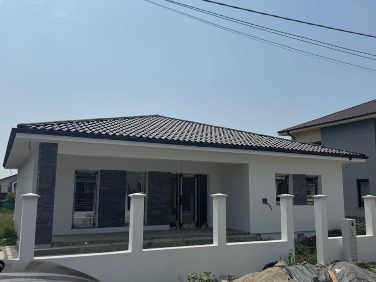 CASA LA SOL CUMPANA | TOATE UTILITATILE | 3 DORMITOARE |CURTE GENEROASA