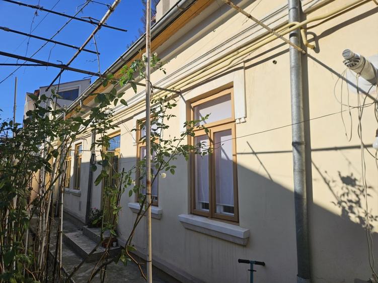 Locuinta Parter+185mp curte, renovata 2001, Braila Str. Plevna