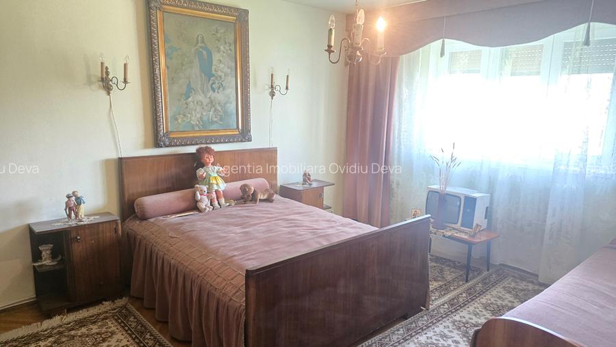 Vand apartament 4 camere decomandat Deva, Mihai Eminescu (Politia Judet)  et 1 - 5