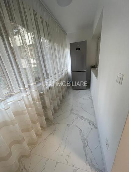 Targu Cucu-Palatul de Justitie-2 Camere Decomandat Renovat-bloc tip VILA